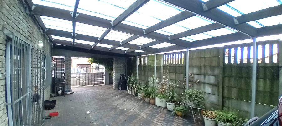 4 Bedroom Property for Sale in Hagley Western Cape